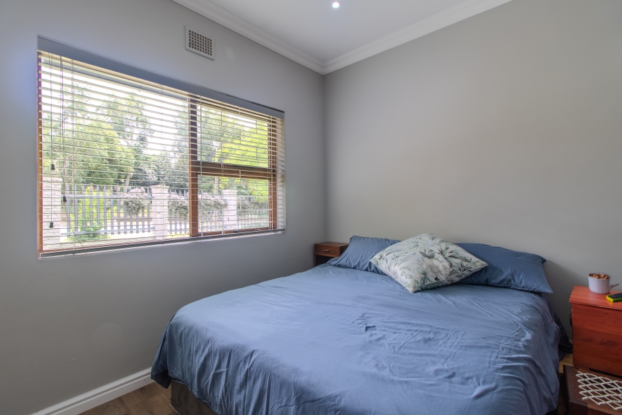 5 Bedroom Property for Sale in Proteaville Western Cape